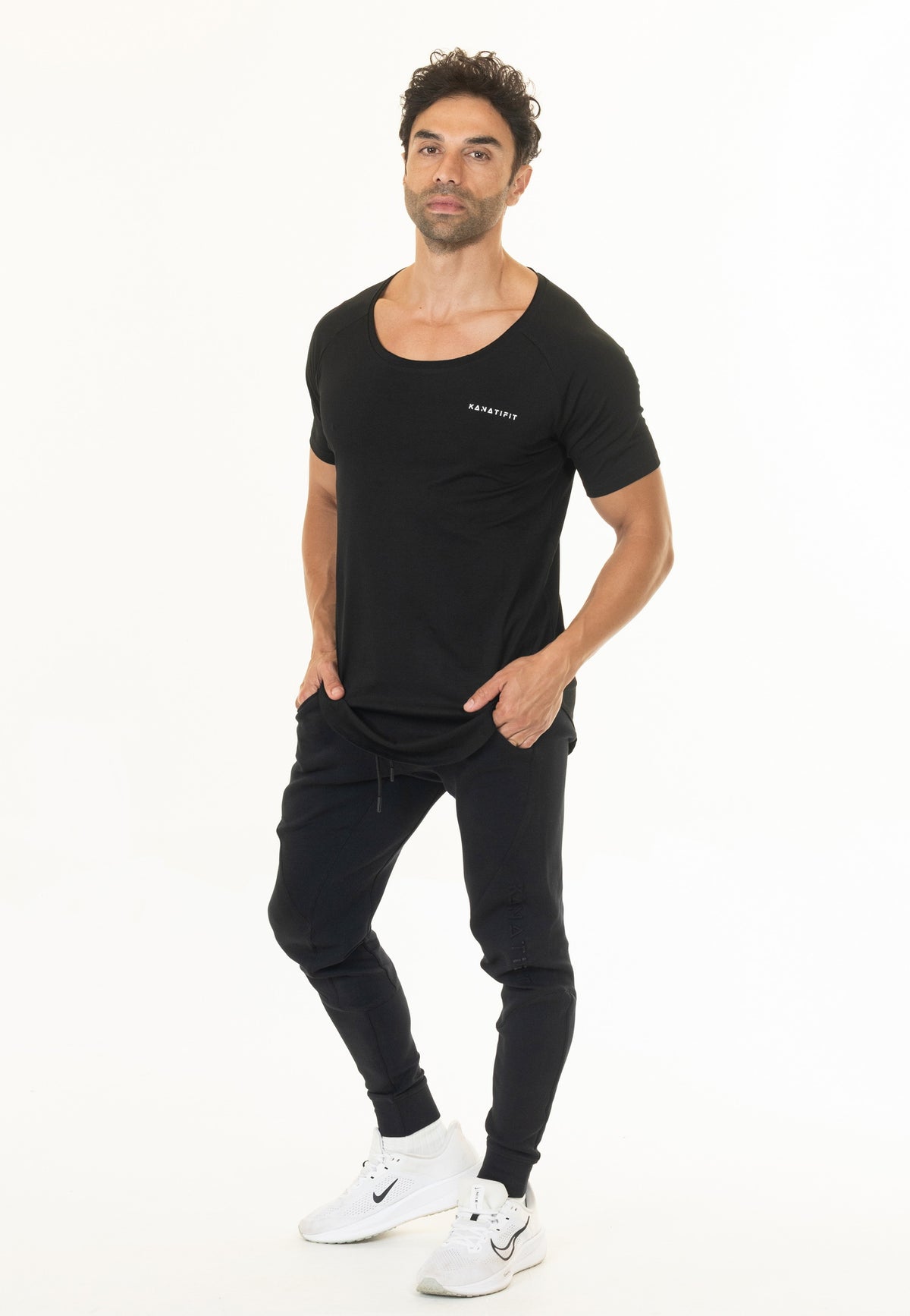 Men’s Scoop Tee