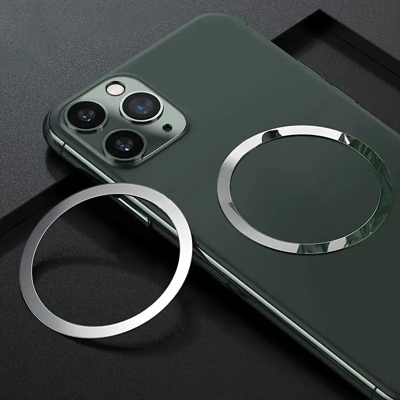 Hydra Bottle with Built-in Magnetic Phone Mount